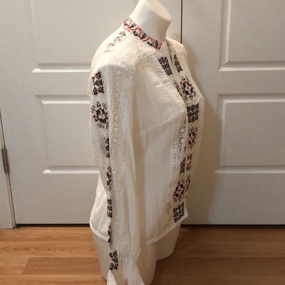 NWOT Embroidery Blouse - Picture 4 of 11